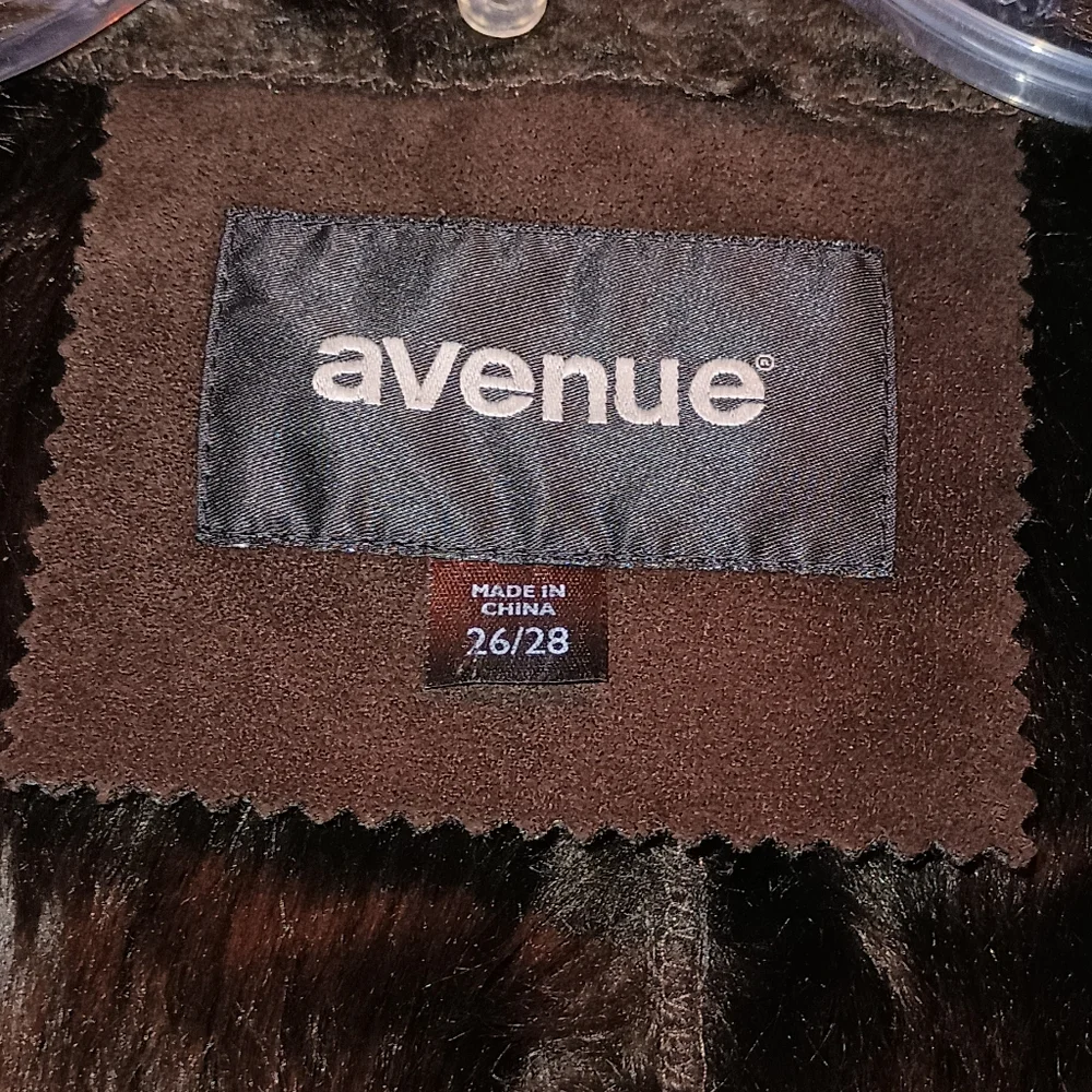 Vest - Picture 1 of 3